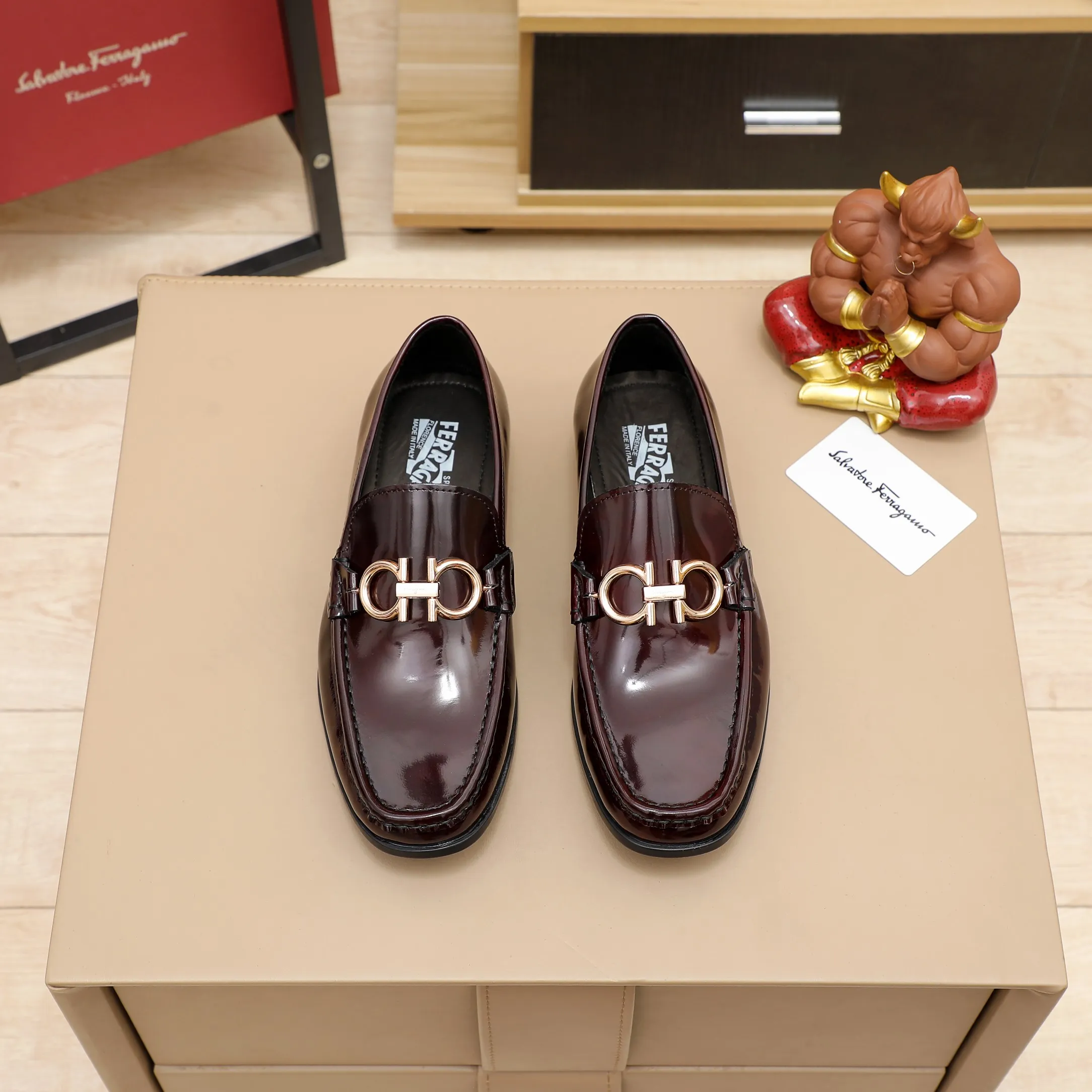 Men's shoes 💰540 🕷🕷🐂【Ferragamo】Ferragamo Popular fashionable casual shoes🇨🇳Official website counter 1:1 production, original mold opening💯Good quality visible, imported high-end first-layer open-edge beaded cowhide, water-dyed🐂leather lining🌿very clear texture, high-quality waterproof, non-slip and wear-resistant outsole🎋high quality and low price, truly handmade🍓black, burgundy, 2 colors optional! Code number 38-45……